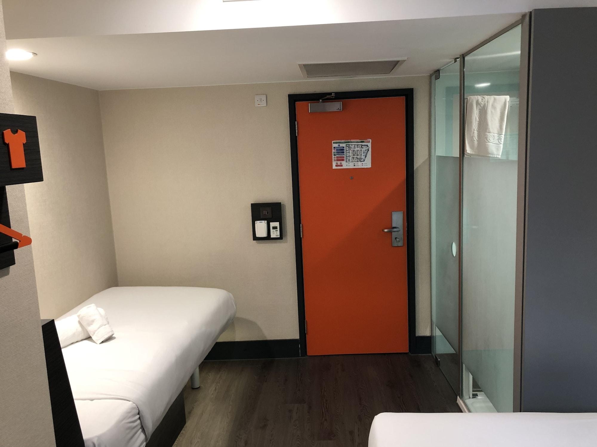 Easyhotel Бірмінгем Екстер'єр фото